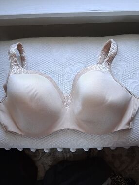 Playtex Nude Beige Seamless Full-Coverage Bra